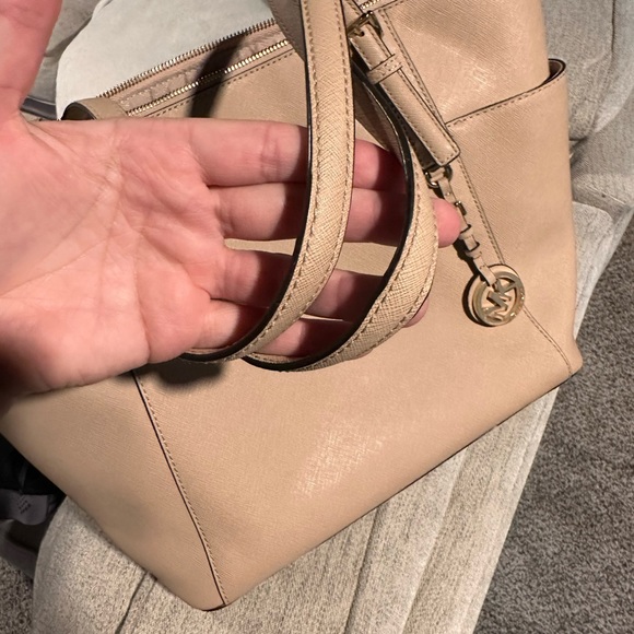 Michael Kors Purse - Picture 6 of 8